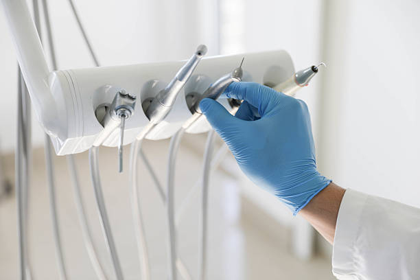 Professional Tooth Extraction technician working in Hudsonville, MI